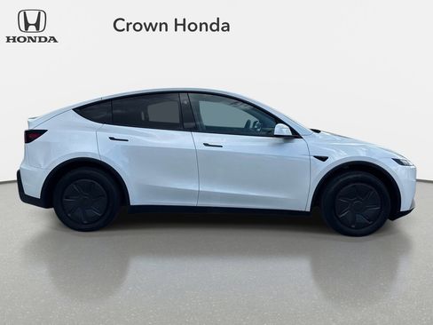 Used 2026 Tesla Model Y 2WD image 5