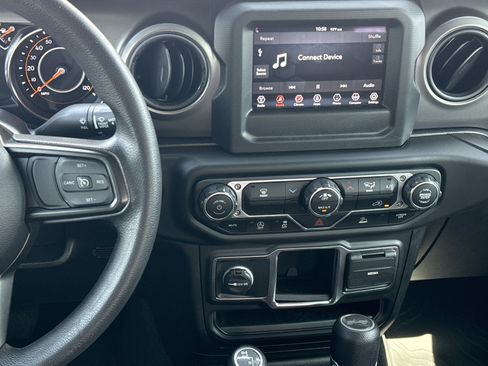 Used 2022 Jeep Wrangler Unlimited Sport AWD/4WD image 28