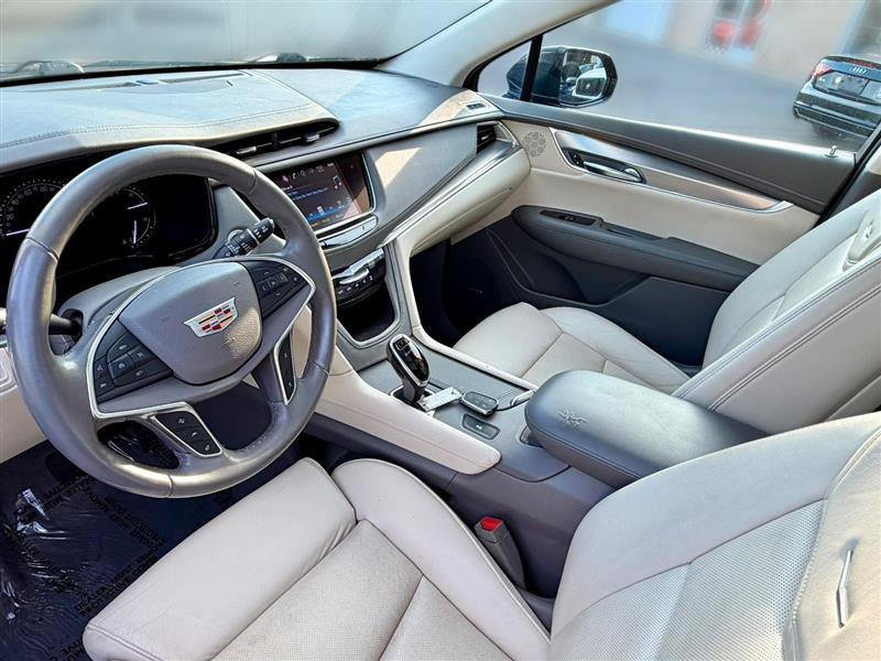 Used 2017 Cadillac XT5 Luxury w/ Driver Awareness Package FWD image 14