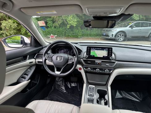 Used 2022 Honda Accord Touring image 32