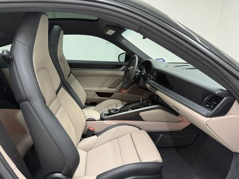 Used 2025 Porsche 911 Carrera RWD image 10