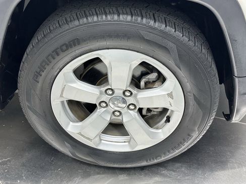 Used 2019 Jeep Compass Latitude w/ Popular Equipment Group image 14