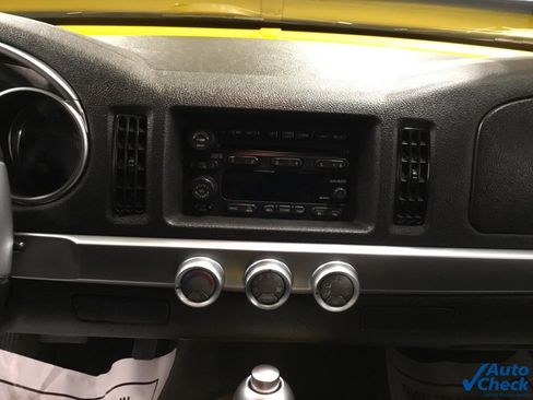 Used 2003 Chevrolet SSR w/ Preferred Equipment Group image 49