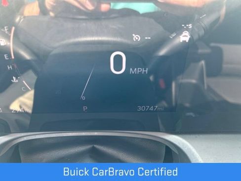 Certified 2025 Buick Encore GX Preferred AWD/4WD image 9