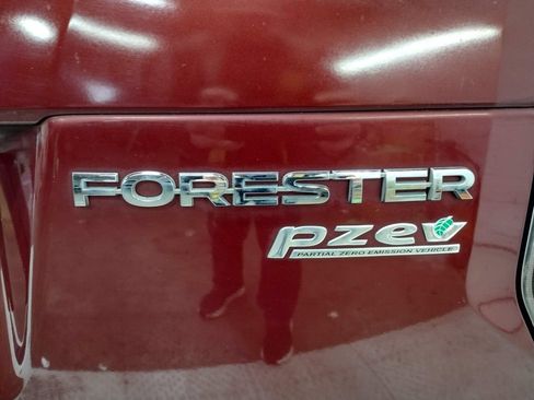 Used 2016 Subaru Forester 2.5i Premium w/ All-Weather Package AWD/4WD image 16