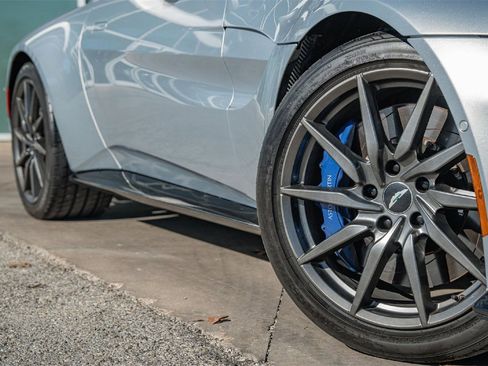 Used 2020 Aston Martin V8 Vantage Coupe image 2