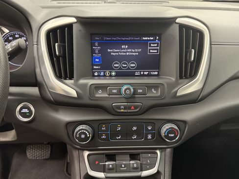 Used 2024 GMC Terrain SLE FWD image 21
