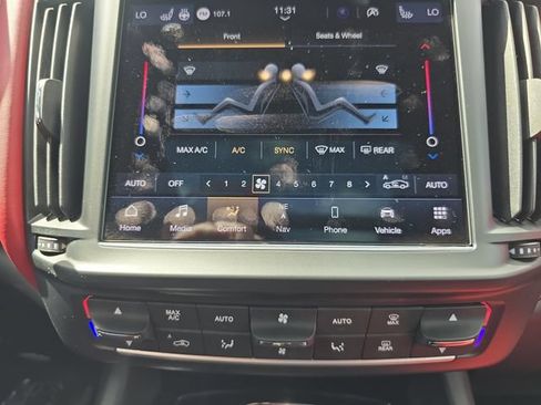 Used 2021 Maserati Levante AWD/4WD image 26