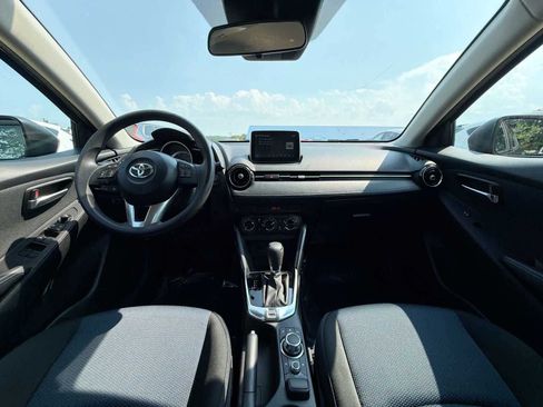 Used 2018 Toyota Yaris iA FWD image 12