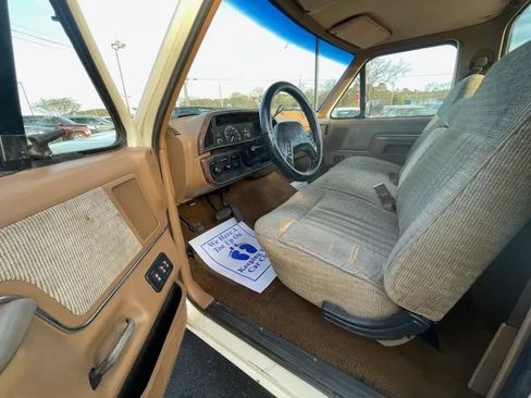 Used 1990 Ford F150 2WD Regular Cab image 4