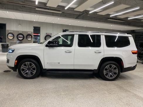 Used 2024 Jeep Wagoneer Series II image 12