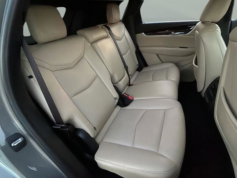 Used 2018 Cadillac XT5 Luxury w/ Driver Awareness Package image 21