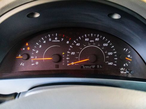 Used 2010 Toyota Camry LE FWD image 32