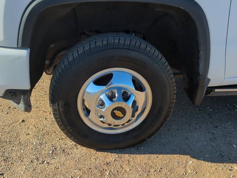 Used 2022 Chevrolet Silverado 3500 High Country w/ Safety Package II image 12