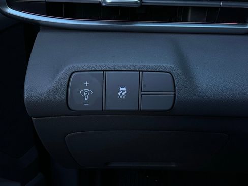 Used 2025 Hyundai Elantra SEL image 22