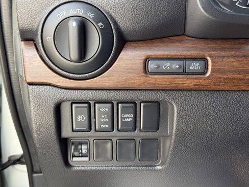 Used 2018 Nissan Titan Platinum Reserve image 34