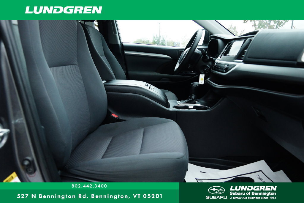 Used 2019 Toyota Highlander LE AWD/4WD image 10