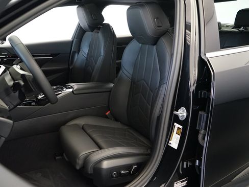Used 2026 BMW 530i RWD image 3