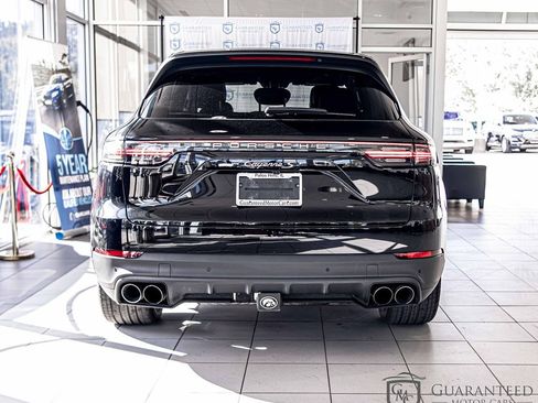 Used 2019 Porsche Cayenne S image 14