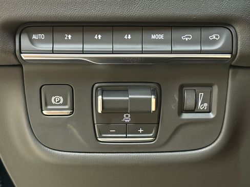 New 2025 Cadillac Escalade ESV Premium Luxury w/ Touring Package image 31