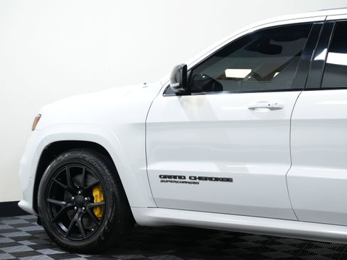 Used 2021 Jeep Grand Cherokee Trackhawk image 19