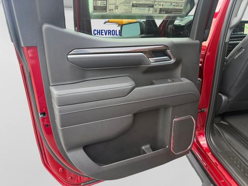 Used 2025 Chevrolet Silverado 1500 RST w/ Convenience Package II AWD/4WD image 20
