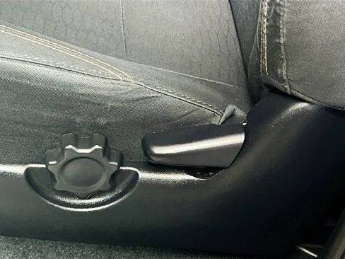 Used 2018 Toyota Tacoma SR5 image 15