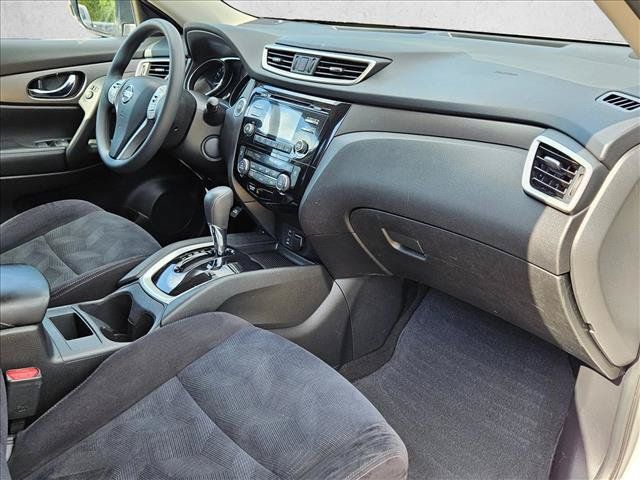 Used 2016 Nissan Rogue SV AWD/4WD image 21