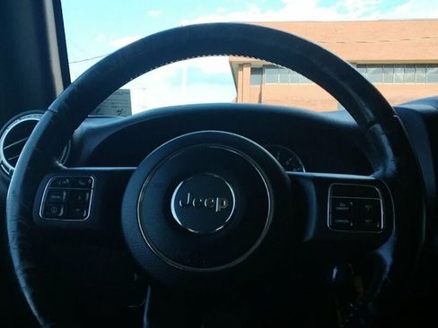 Used 2016 Jeep Wrangler Unlimited Sahara w/ Connectivity Group AWD/4WD image 12