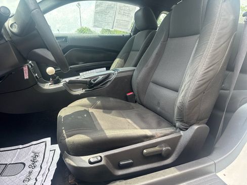 Used 2010 Ford Mustang Coupe image 17