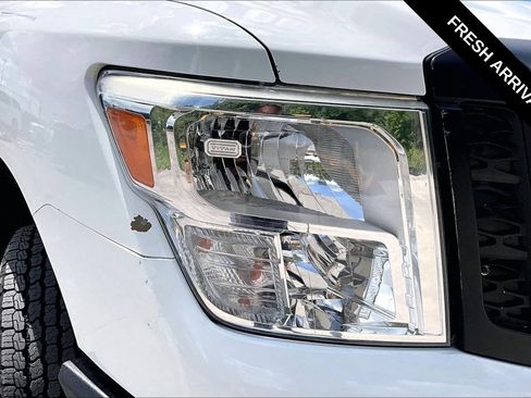 Used 2017 Nissan Titan S AWD/4WD image 28