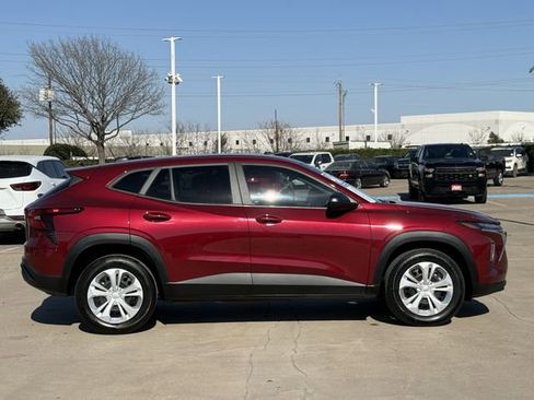 Certified 2024 Chevrolet Trax LS image 3