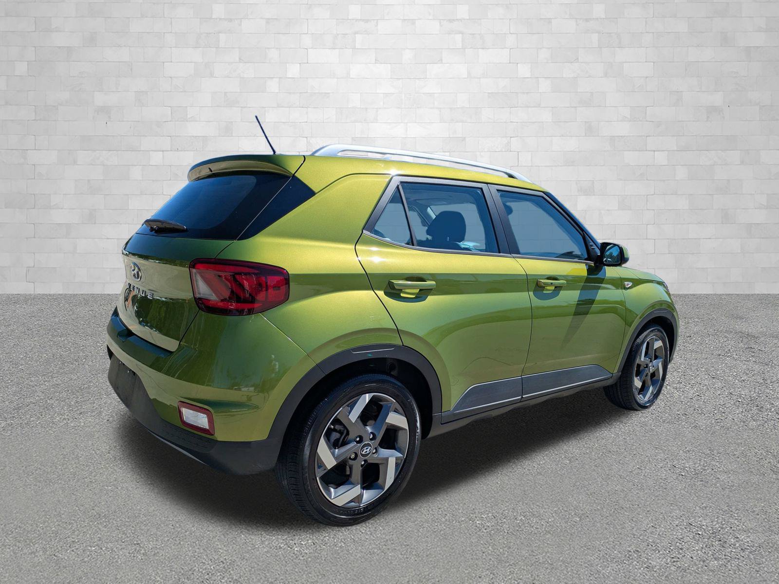 Certified 2024 Hyundai Venue SEL FWD image 2