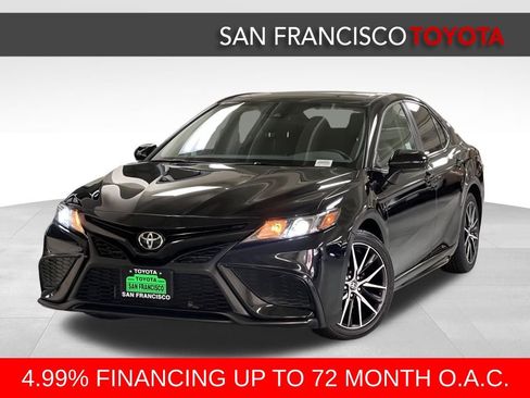 Certified 2021 Toyota Camry SE image 1