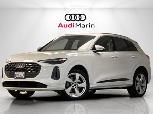 Certified 2025 Audi Q5 Premium Plus w/ Premium Plus image 1