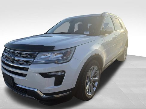 Used 2018 Ford Explorer Limited w/ Equipment Group 301A FWD image 7