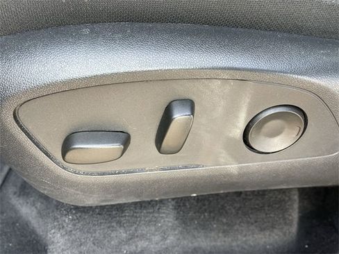 Used 2025 GMC Acadia Elevation image 12