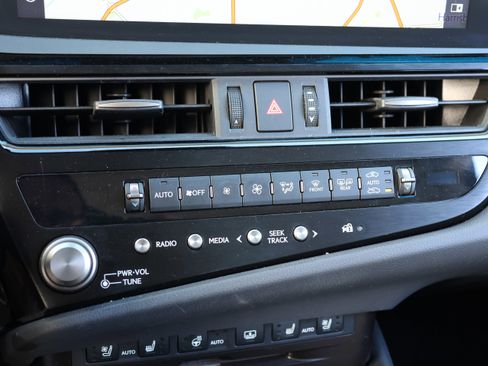 Used 2022 Lexus ES 350 Ultra Luxury image 26