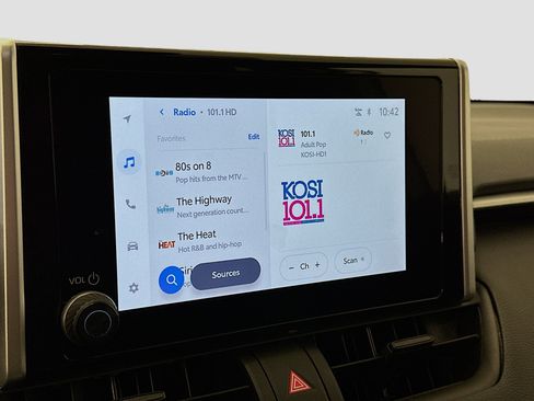 Used 2025 Toyota RAV4 LE image 21