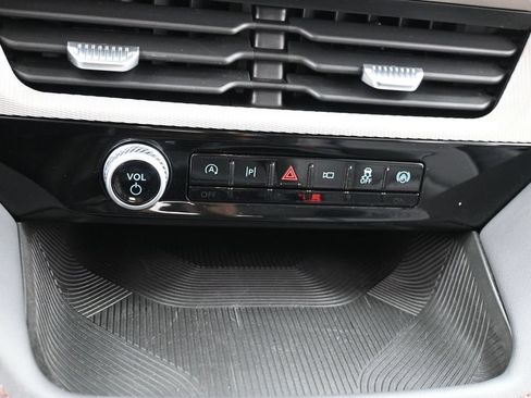 Used 2025 Ford Explorer Active w/ Active Comfort Package AWD/4WD image 11