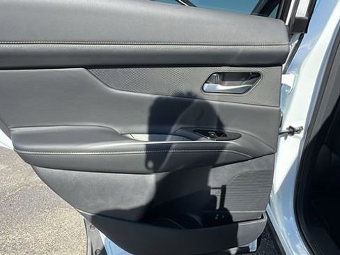 New 2025 Nissan Murano SL image 14