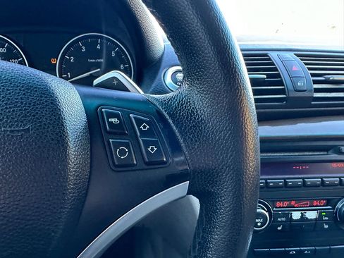 Used 2011 BMW 128i Convertible w/ Sport Pkg image 28