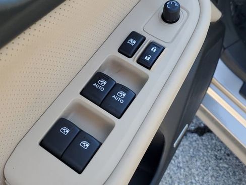 Used 2016 Subaru Legacy 2.5i Limited image 22