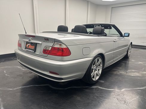 Used 2002 BMW 325Ci Convertible image 3