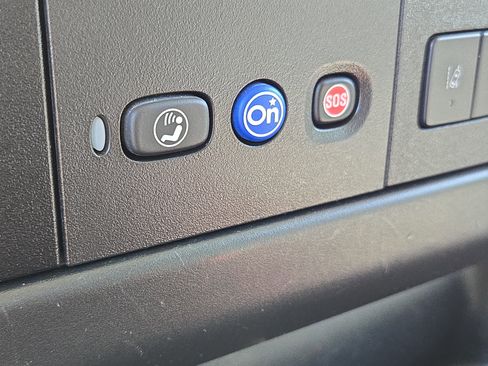 Used 2021 Chevrolet Express 3500 LT w/ LT Preferred Equipment Group image 26