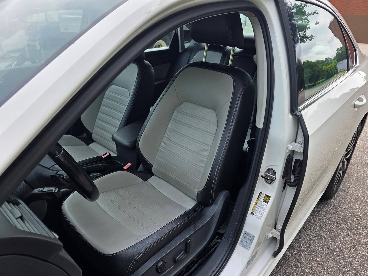 Used 2014 Volkswagen Passat 1.8T Sport FWD image 13