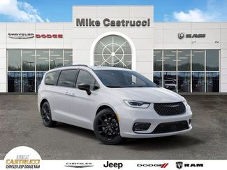New 2026 Chrysler Pacifica Limited w/ S Appearance Package video 1