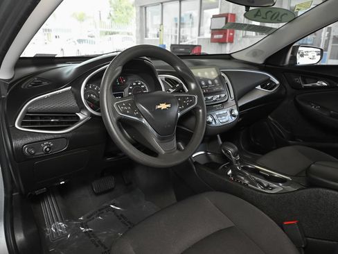 Used 2024 Chevrolet Malibu LT FWD image 18