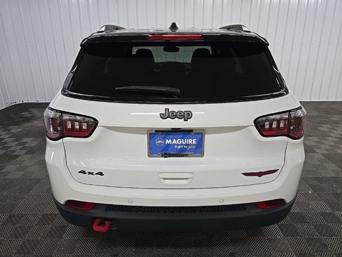 Used 2024 Jeep Compass Trailhawk AWD/4WD image 11