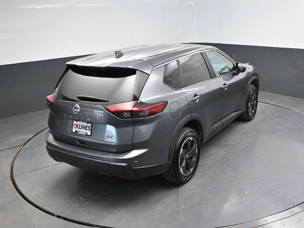Used 2024 Nissan Rogue SV FWD image 26